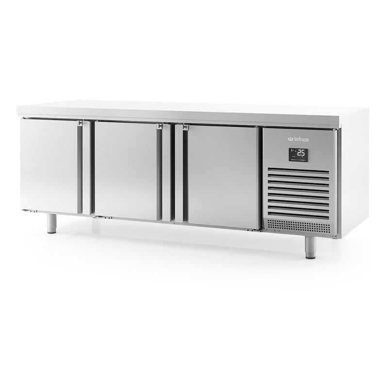 Table réfrigérée positive avec régulation d'humidité 3 portes 635 L