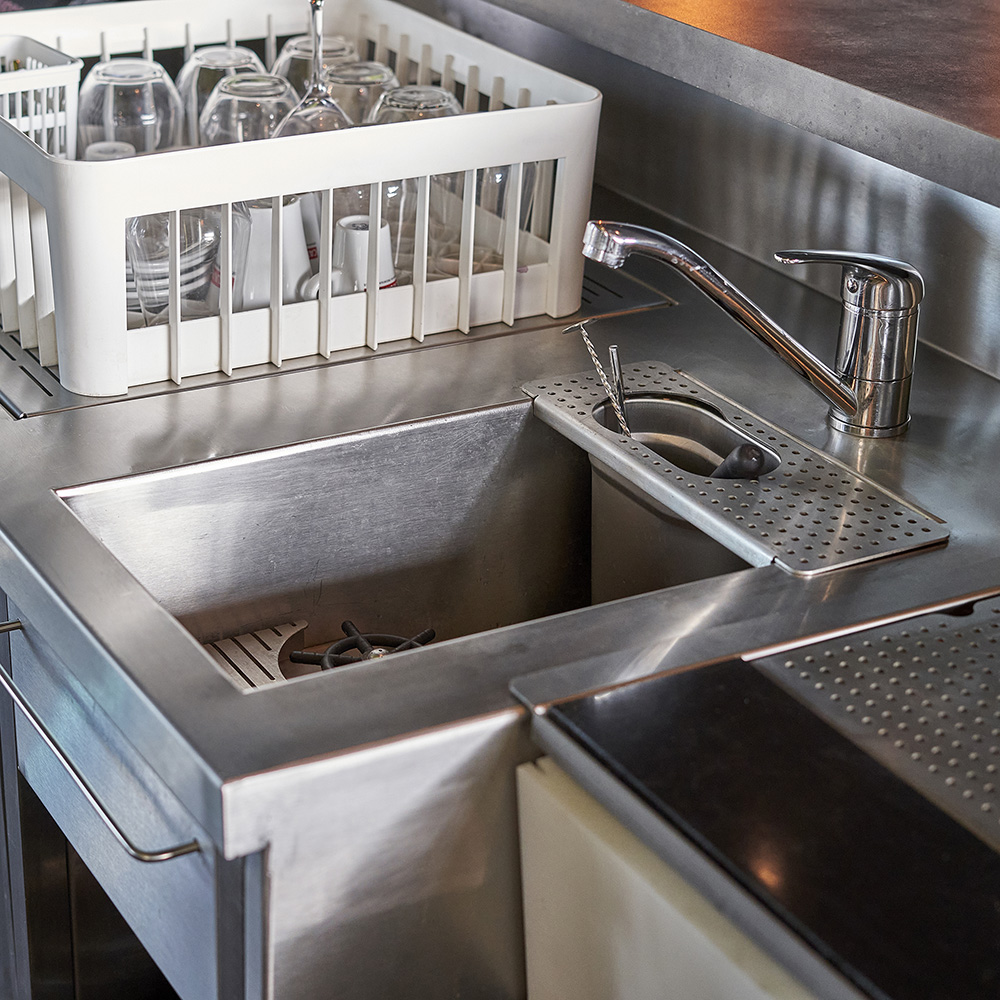 rince verre et shaker en inox pour station cocktail