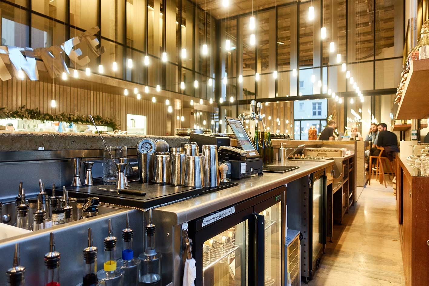 Station en inox pour les cocktails