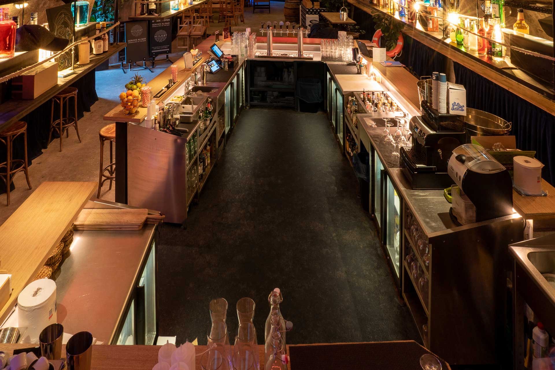 Agencement intérieur bar en stations inox