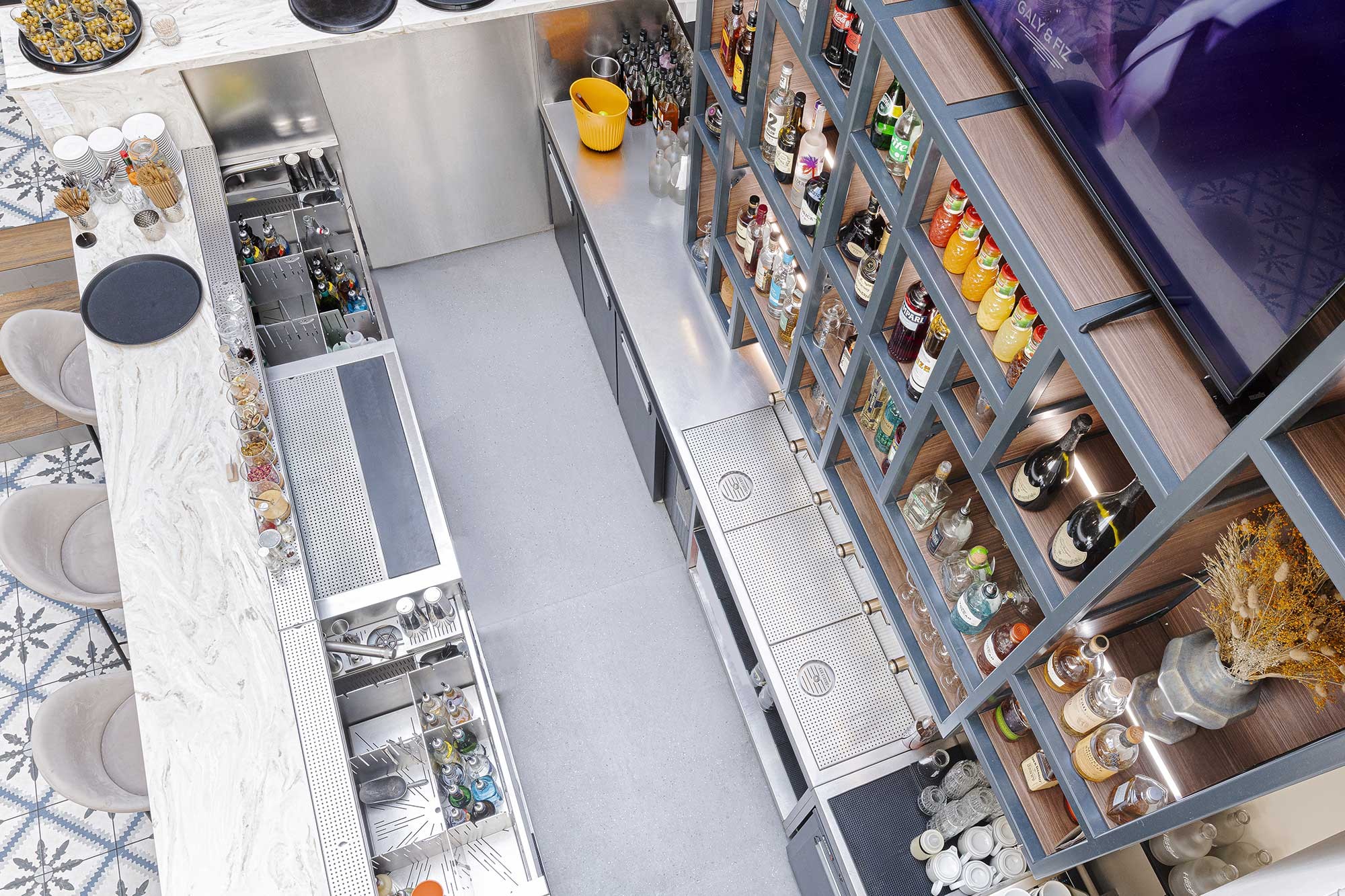 Agencement de bar pour restaurant festif