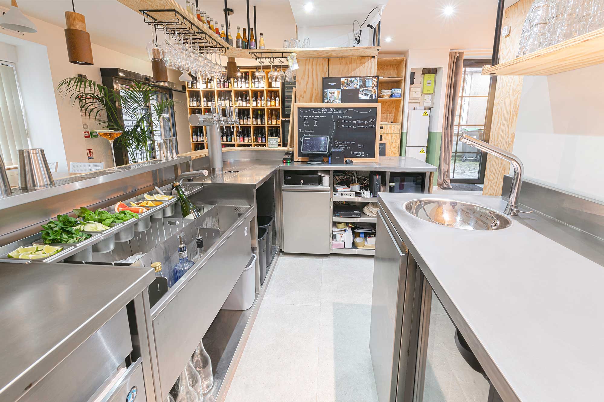  Bar à vin et office cuisine 