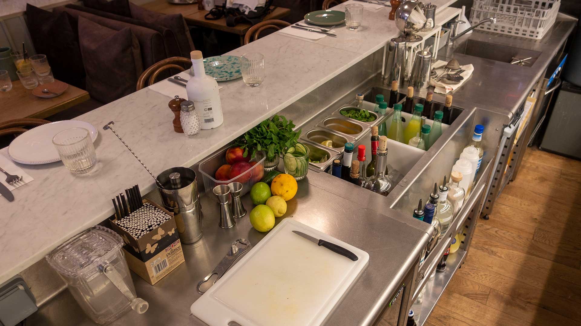  Comptoir de bar inox professionnel avec station cocktail 