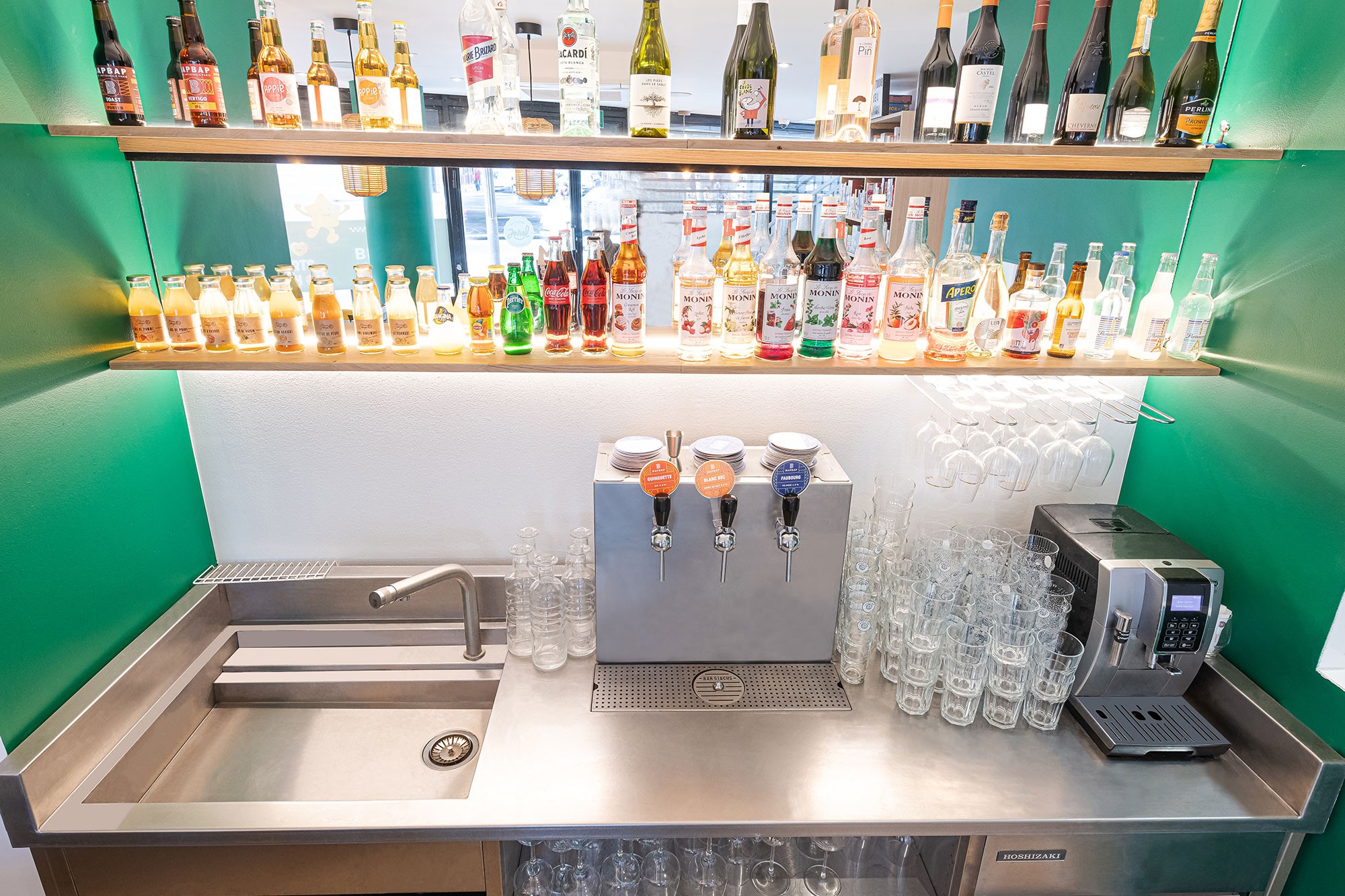 arrière bar comptoir de bar