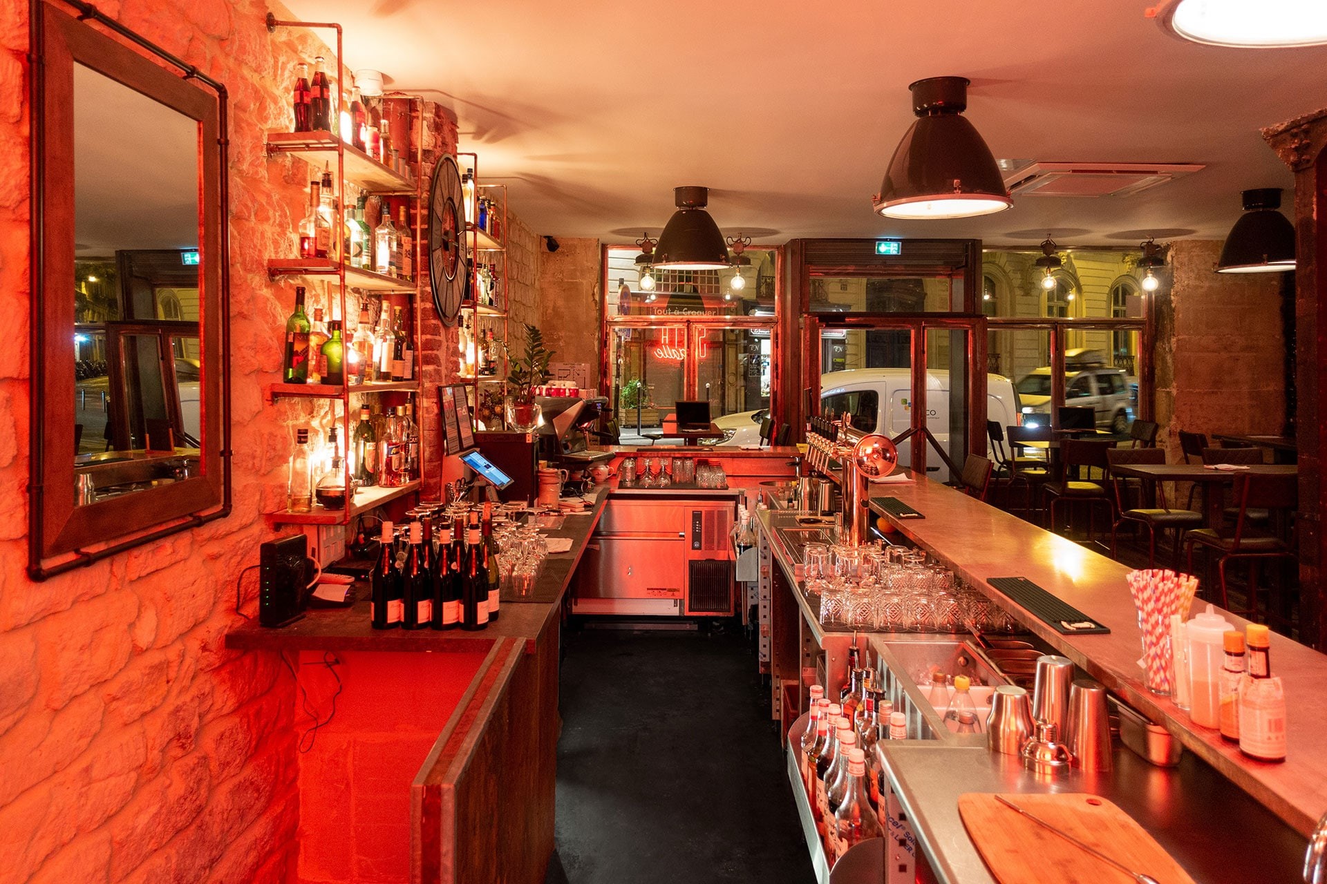 Bar en inox avec speedrack et station cocktail
