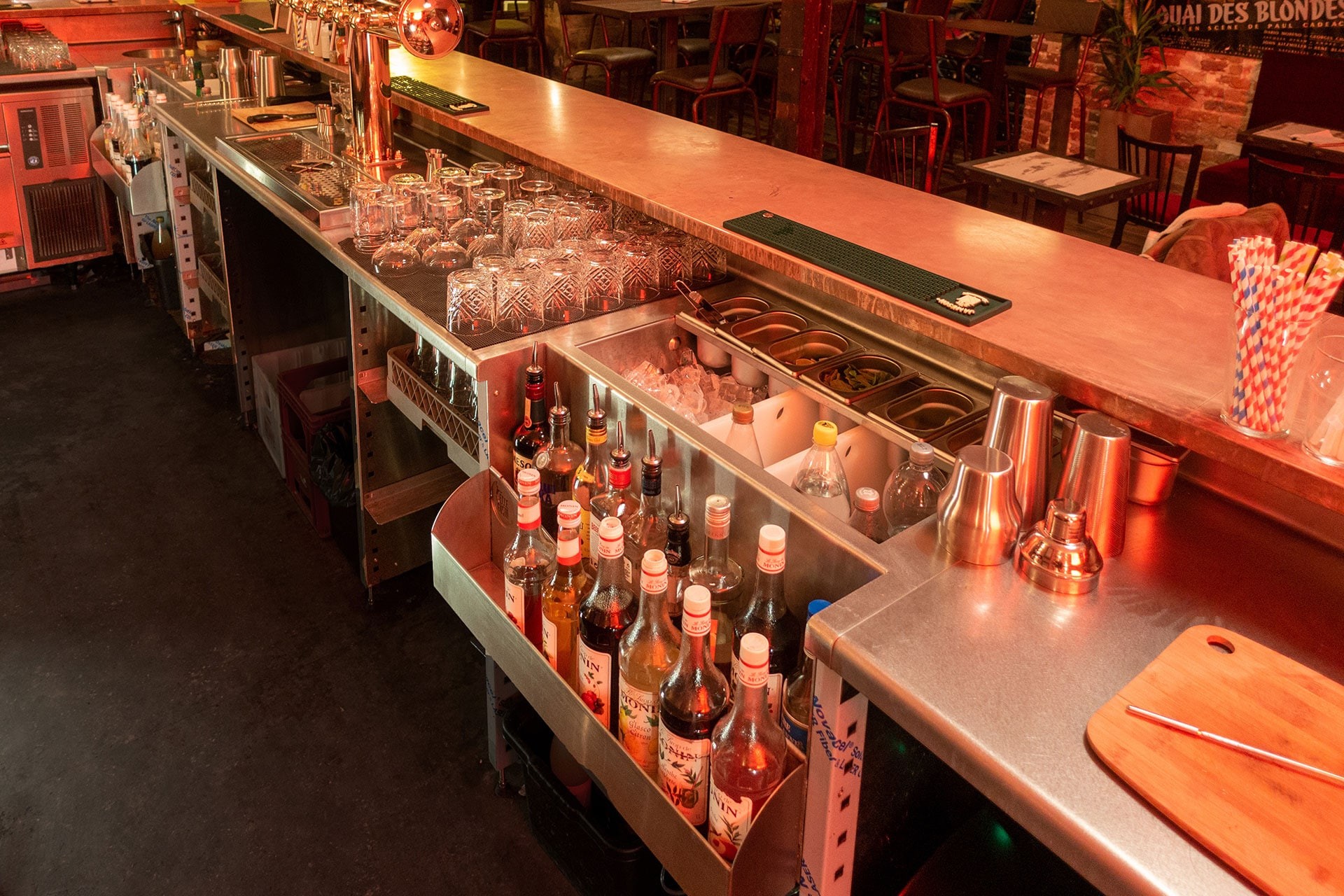 Bar en inox avec station cocktail a double speedrack
