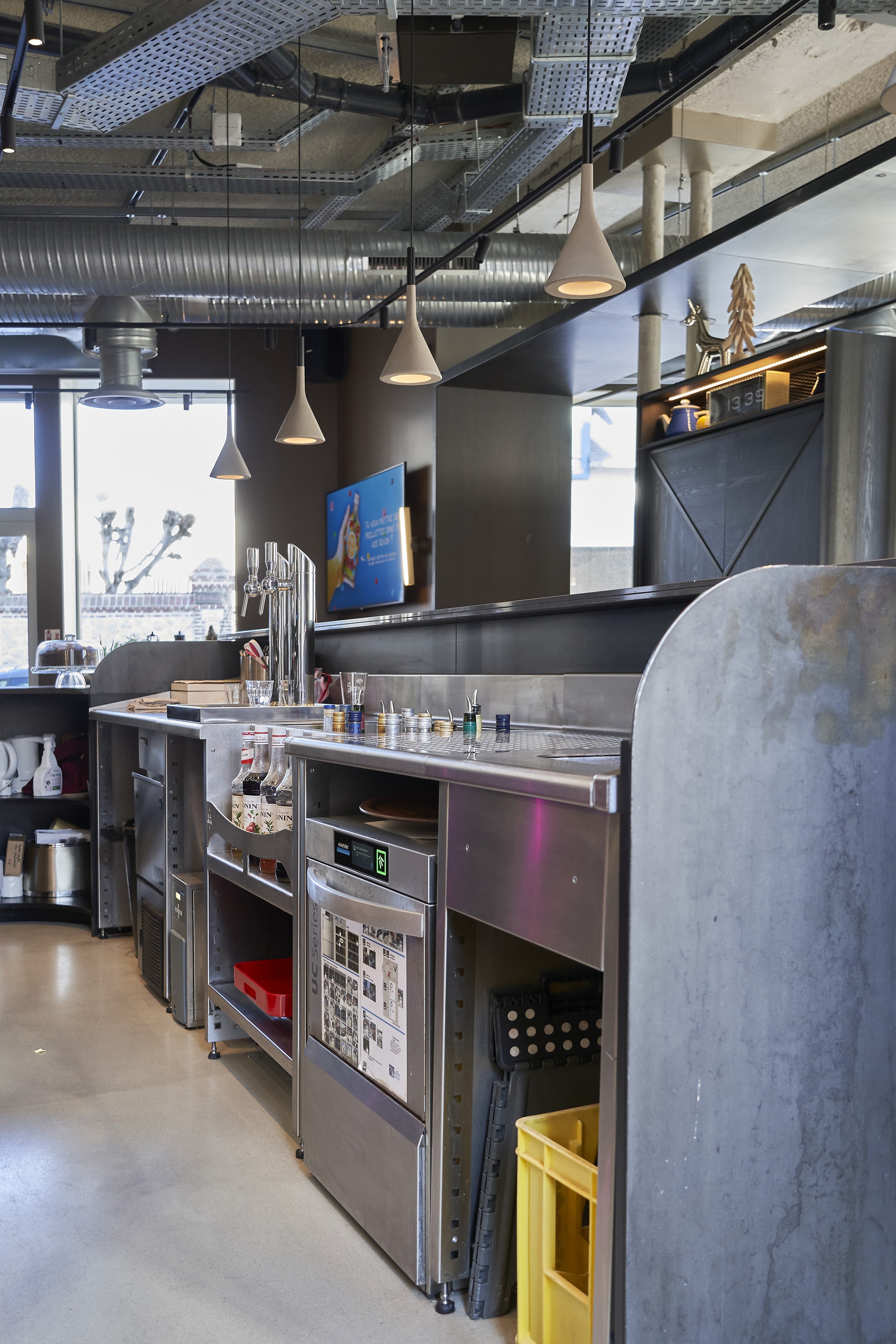 Station bar inox d'hôtel