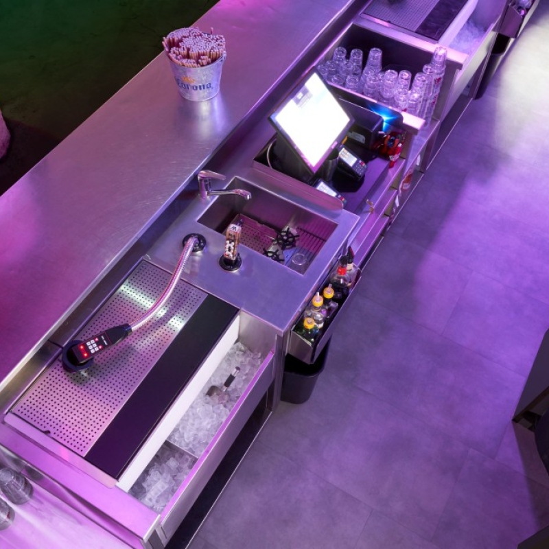 ENTRETENIR UN BAR EN INOX